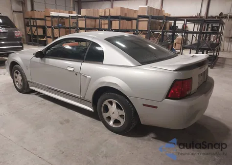 2000 Ford Mustang z USA, uszkodzony, nr VIN 1FAFP4046YF315156